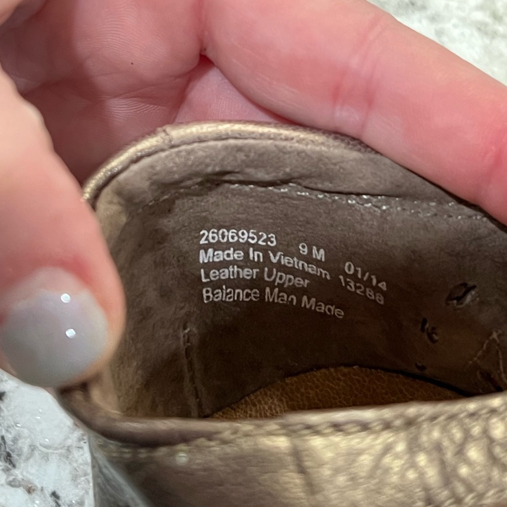 Womens Clark Sandals Size 9 Metallic Shoes - Picture 4 of 4